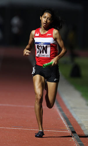 Dipna-Lim-Prasad-Indonesia-2011-Sea-Games-By-SSC-1-300.jpg